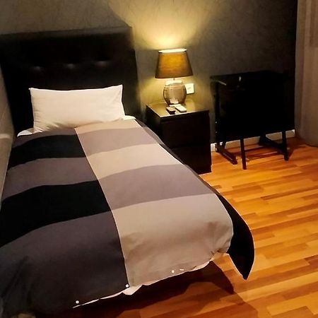 Single Rooms Madrid Exterior photo