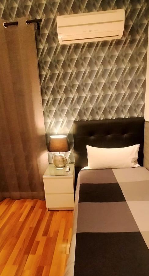 Single Rooms Madrid Exterior photo