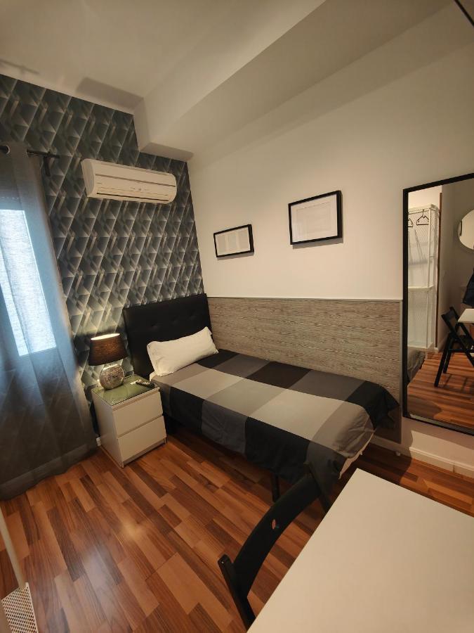 Single Rooms Madrid Exterior photo